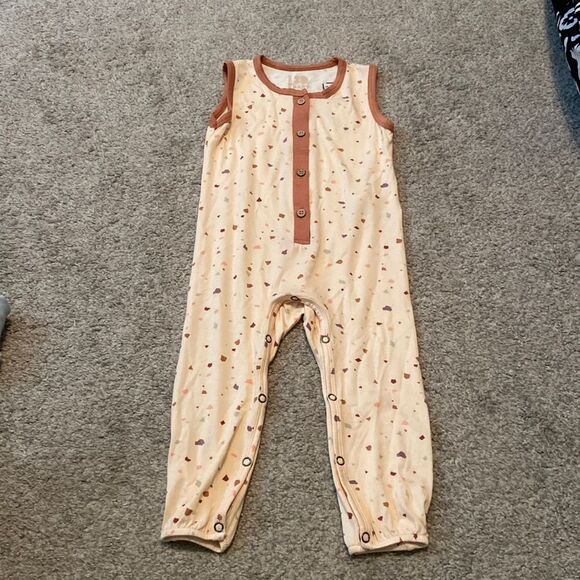 Dot Dot‎ Smile Baby Romper 12-18 Months Unisex Dessert Tan Buttery Soft Henley - Picture 1 of 4